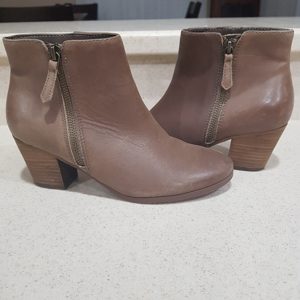 CROWN VINTAGE Boho Brown Ankle Boots Booties Leather 6 Zipper Wooden Block Heels
